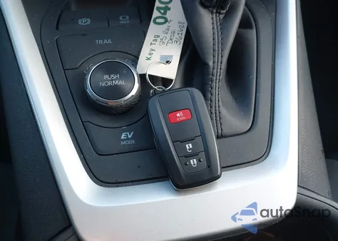 2025 Toyota Rav4 Hybrid Xle z USA, uszkodzony, nr VIN 2T3RWRFVXSW265133